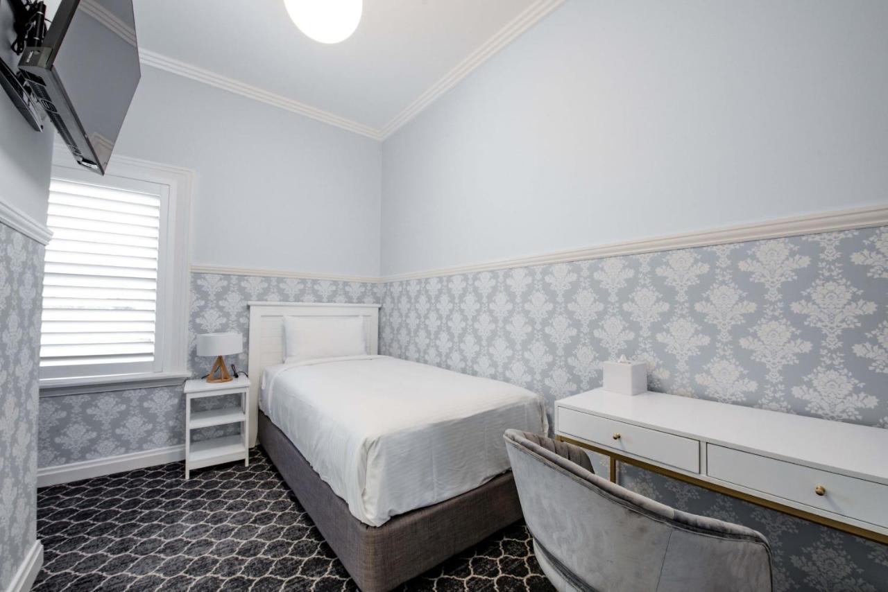 Bankstown Hotel エクステリア 写真