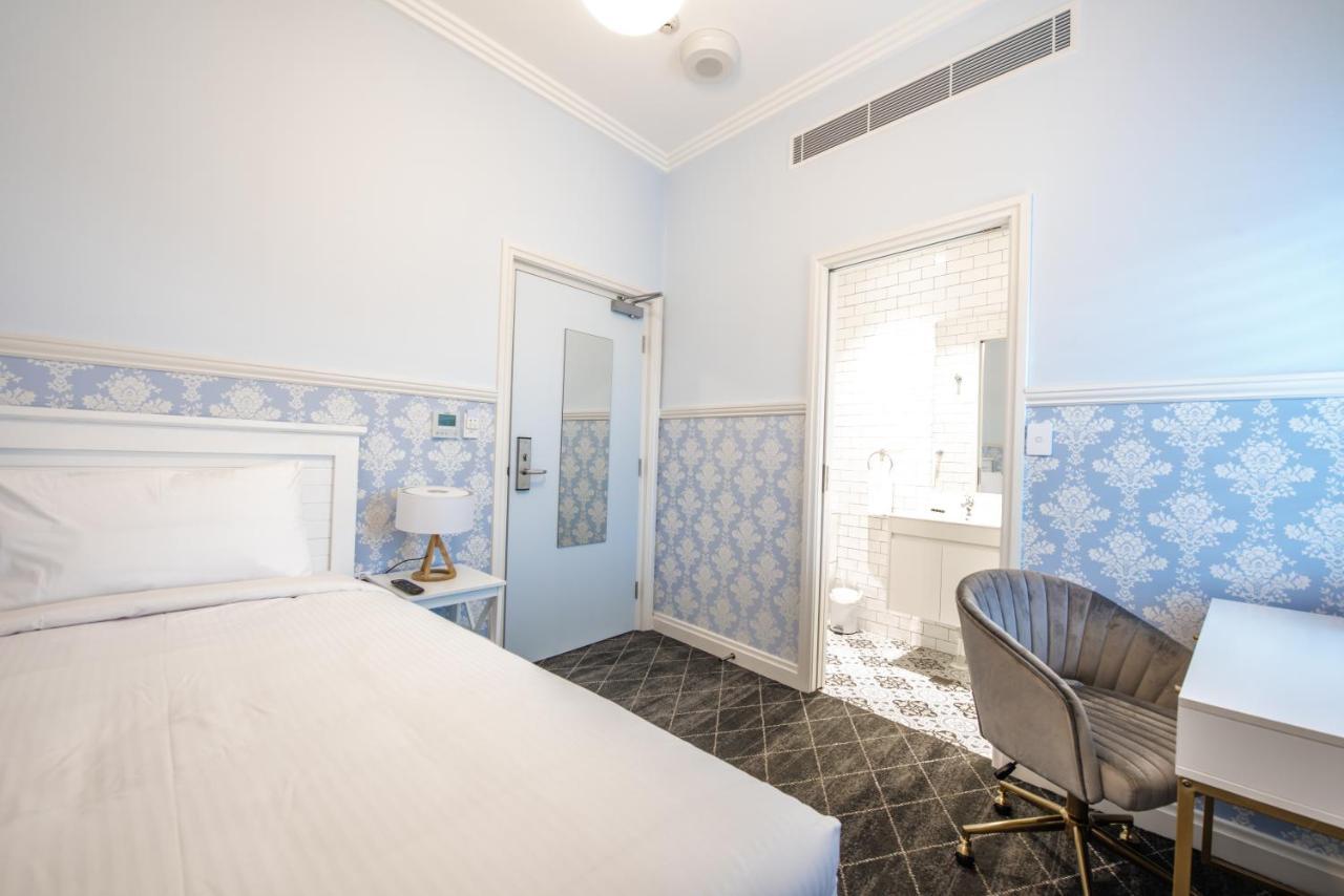 Bankstown Hotel エクステリア 写真